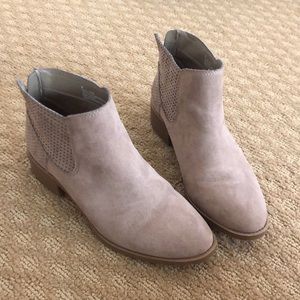Dolce Vita heeled booties